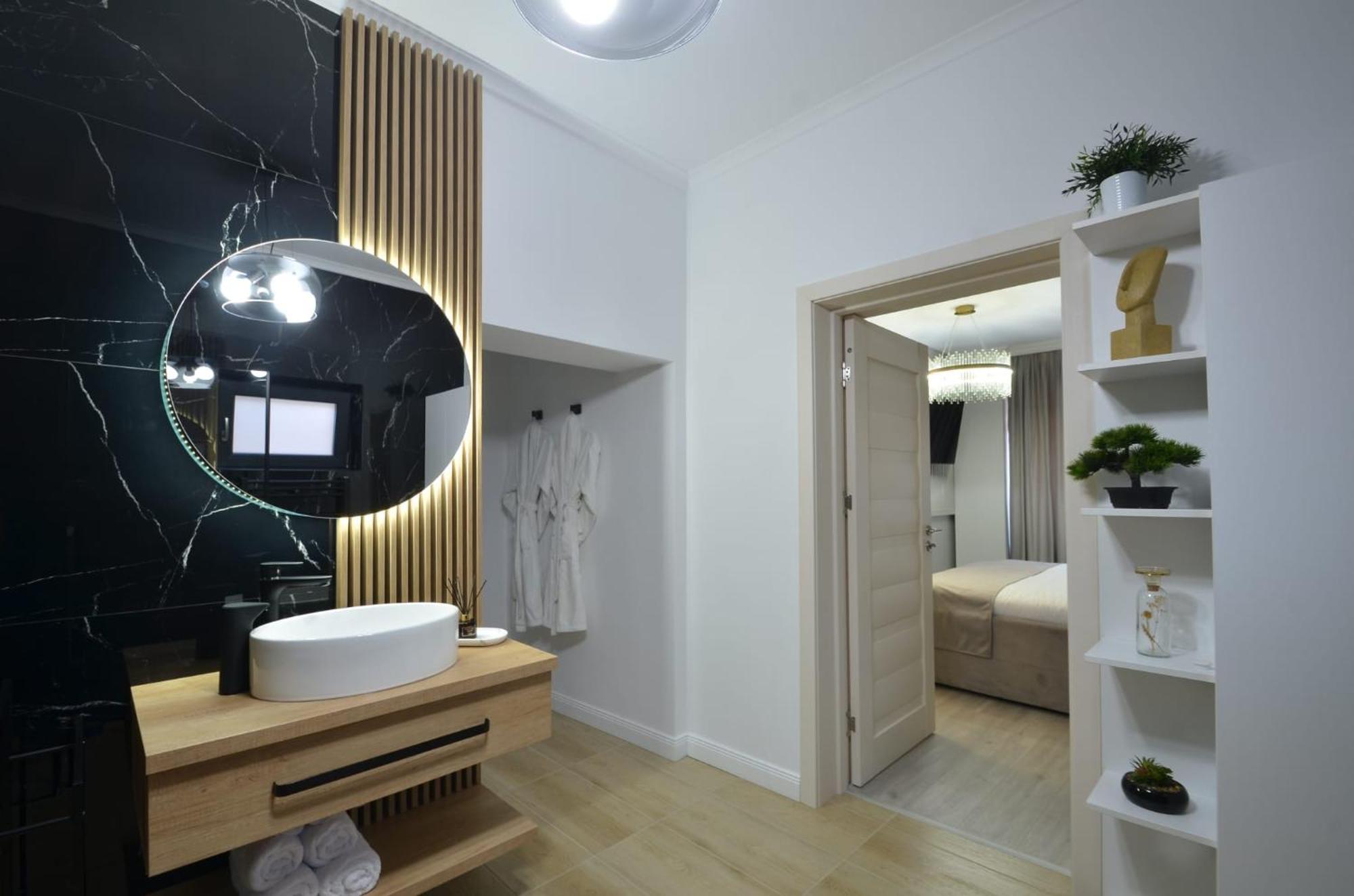 Elisia Apartment *